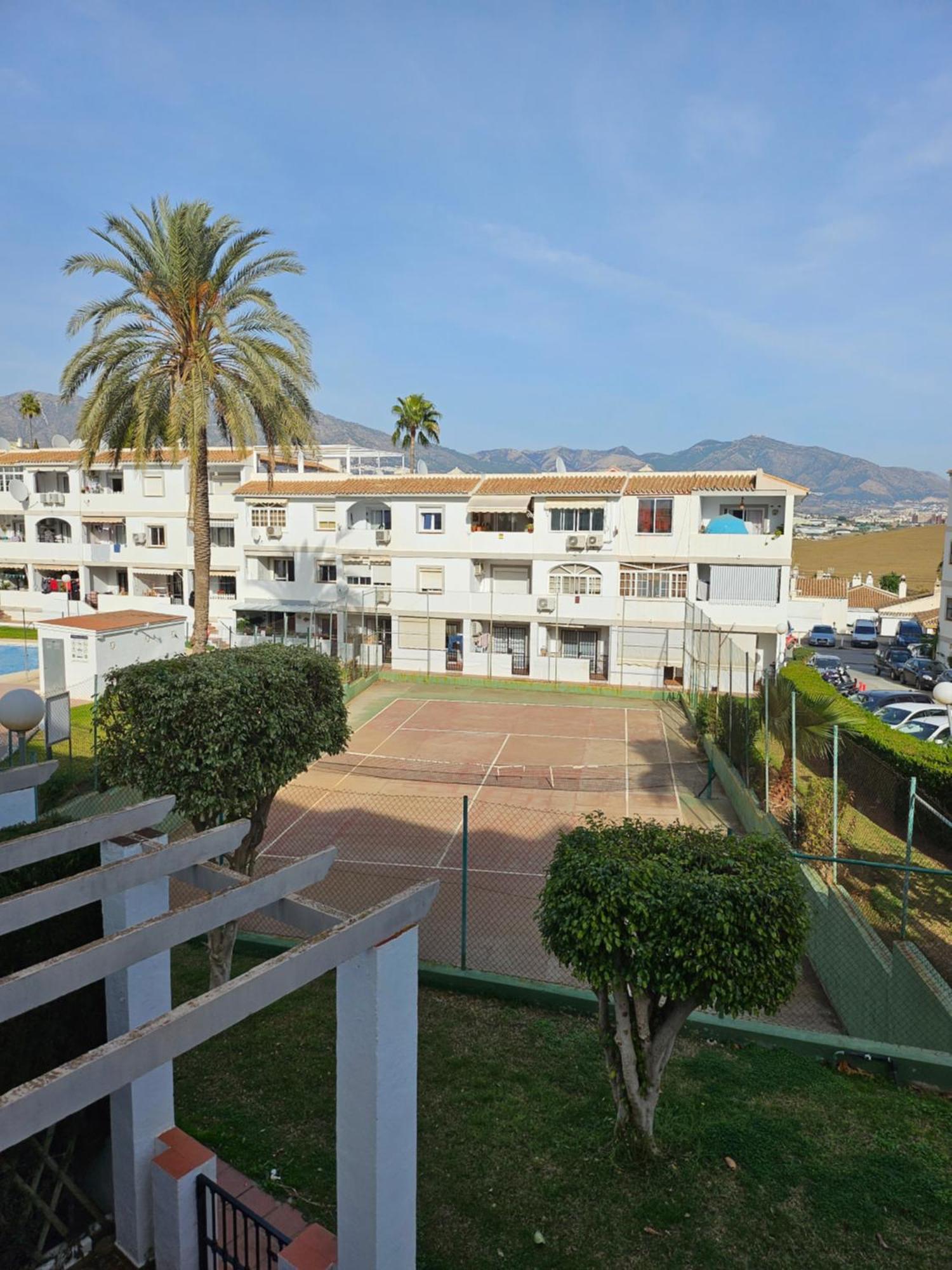 Apartamento En Mijas Con Terraza, Capacidad Para 5 Personas Con Piscina De Temporada Малага Екстер'єр фото