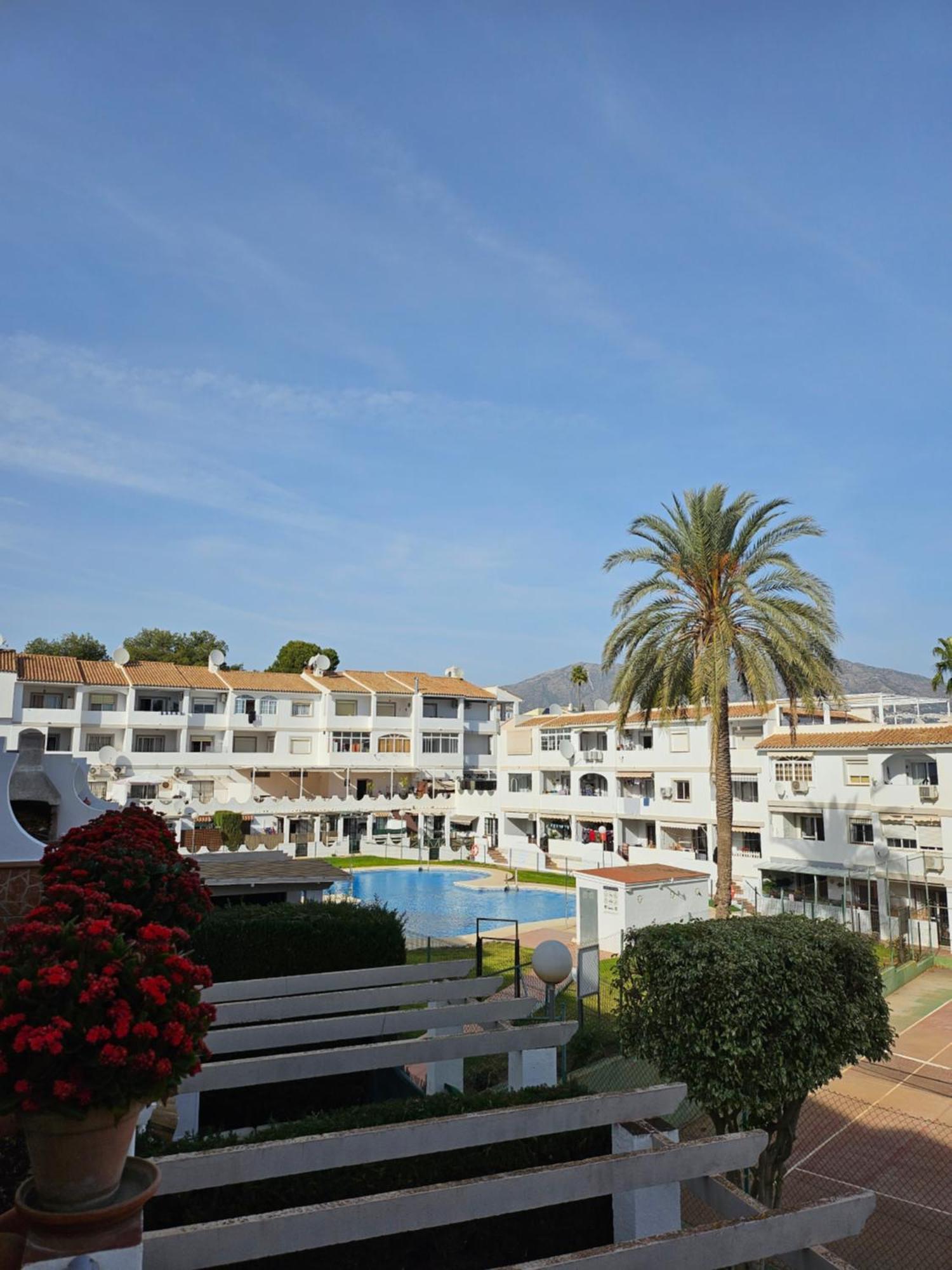Apartamento En Mijas Con Terraza, Capacidad Para 5 Personas Con Piscina De Temporada Малага Екстер'єр фото