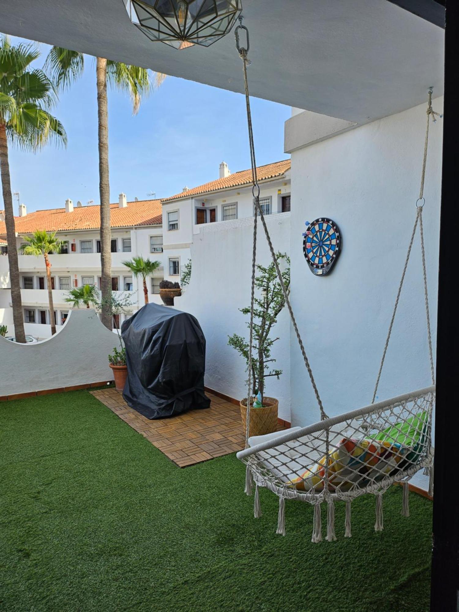 Apartamento En Mijas Con Terraza, Capacidad Para 5 Personas Con Piscina De Temporada Малага Екстер'єр фото
